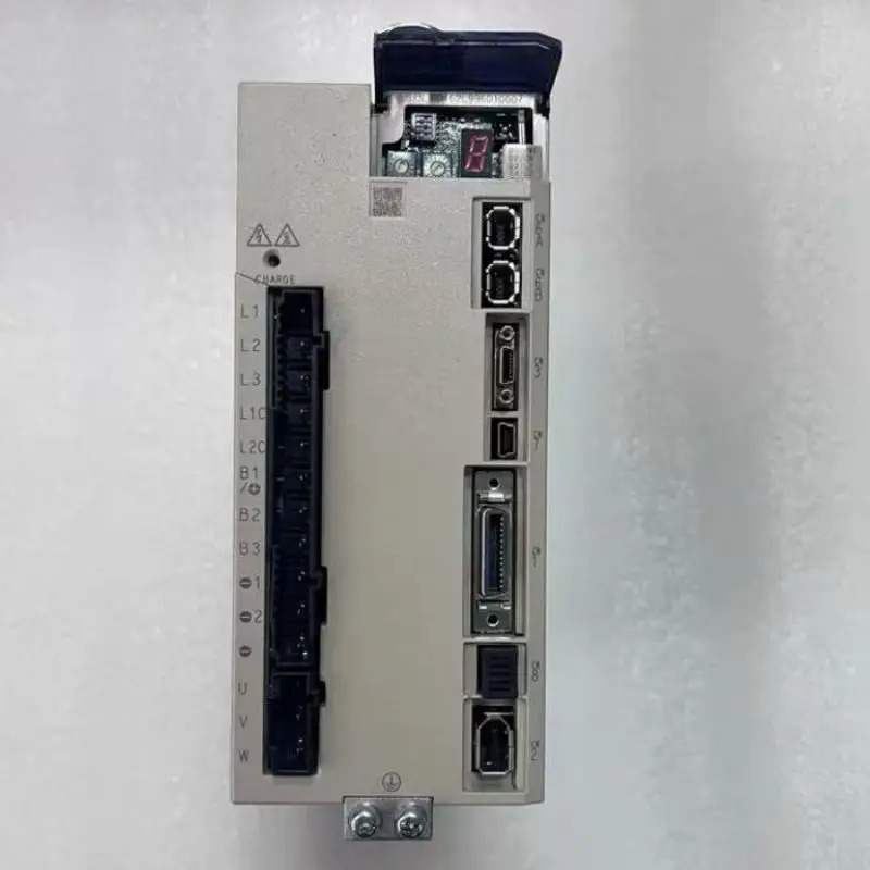 리퍼 SGD7S-5R5A20A 750W 서보 드라이브는 되었습니다.