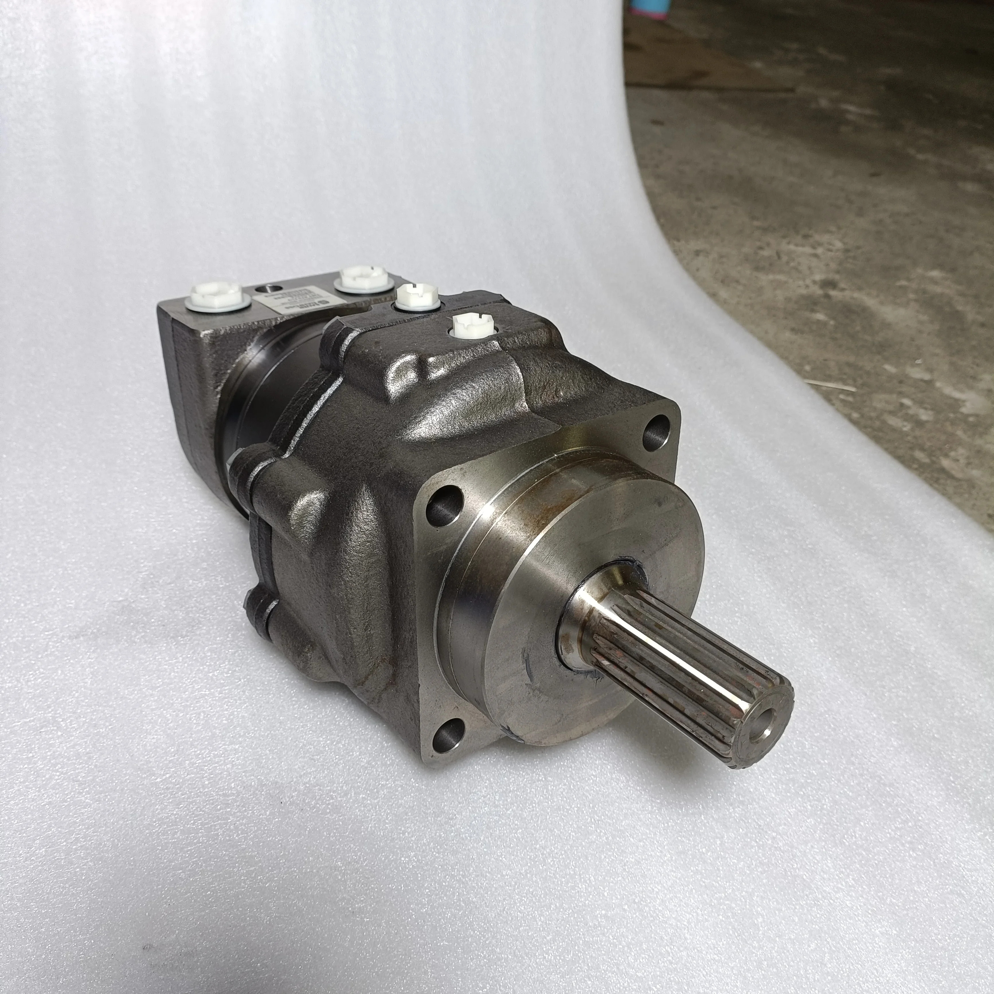 시리즈 TMT250 TMT315 TMT400 유압 피스톤 모터 TMT470V 151Z3305 151Z3010 TMT470 FLV 11009374  N 13731401