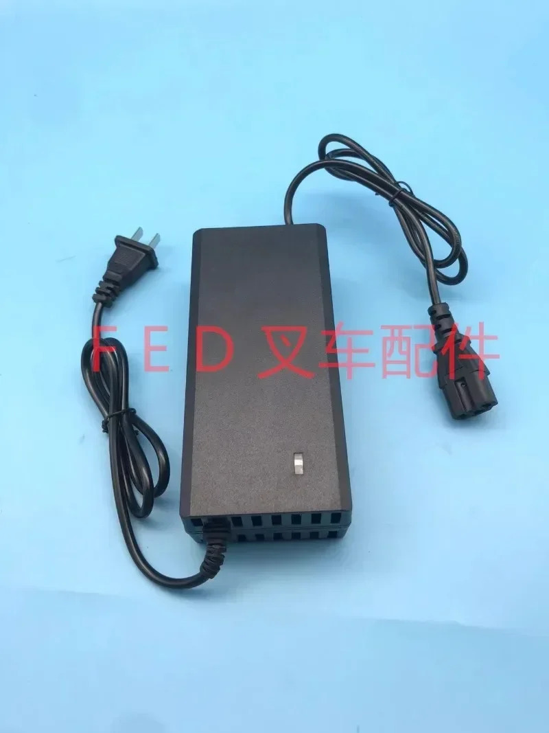 Yugong Jingyi 전기 가축 트레이 컨베이어 DL4810 충전기 Kanglong 이온