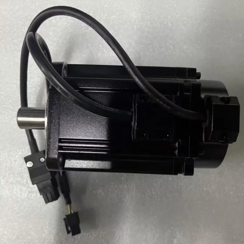 리퍼 ECM-E2M-C10807RS0 750W 서보모터는 되었습니다.