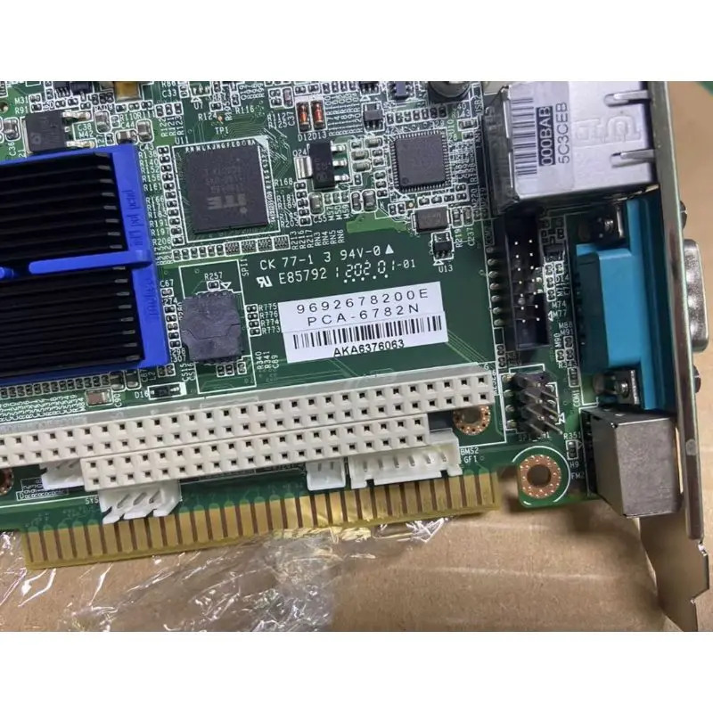 리퍼 PCA-6782N 산업제어 마더보드는 되었습니다.