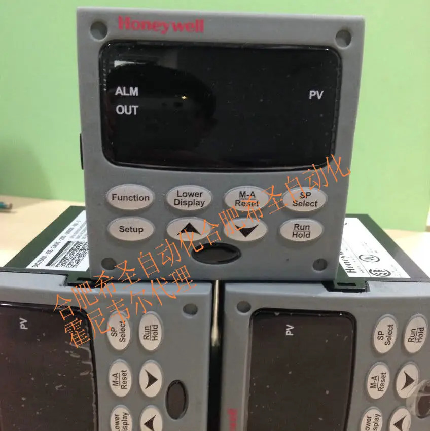 하니웰 온도 조절기 DC3200-EE-100R-100-10000-00-0 포장