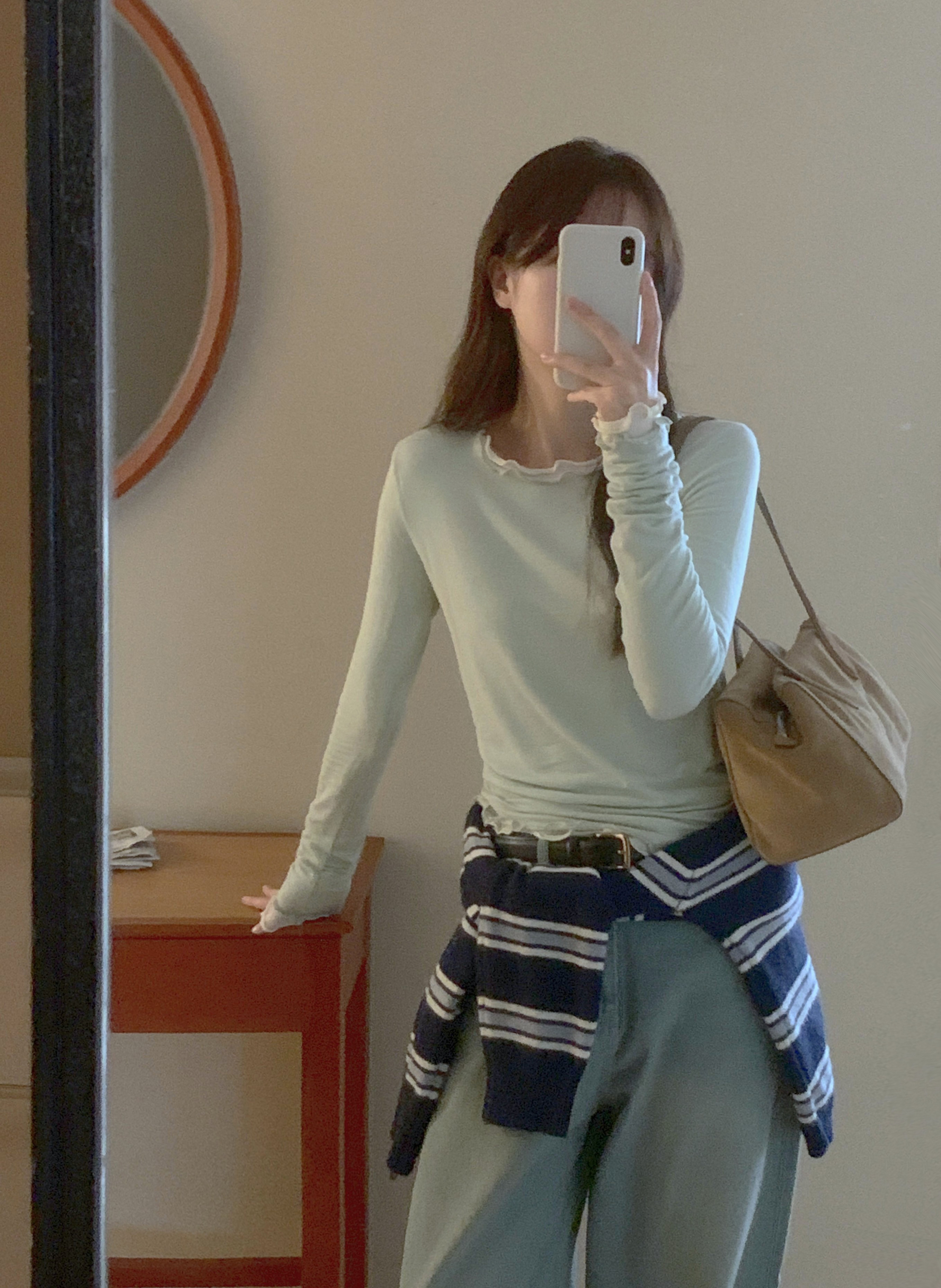 봄신상 오버무드 여성 울 텐셀 여리핏 물결 시스루 레이어드 슬림 긴팔티 - 상세 이미지 3