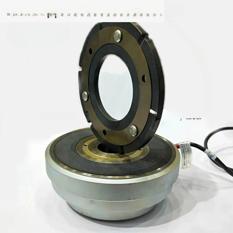 내장 베어링 DC 24V 28W 30Nm 전자기 클러치 14.105.10.3.3 샤프트 구멍 20mm H7