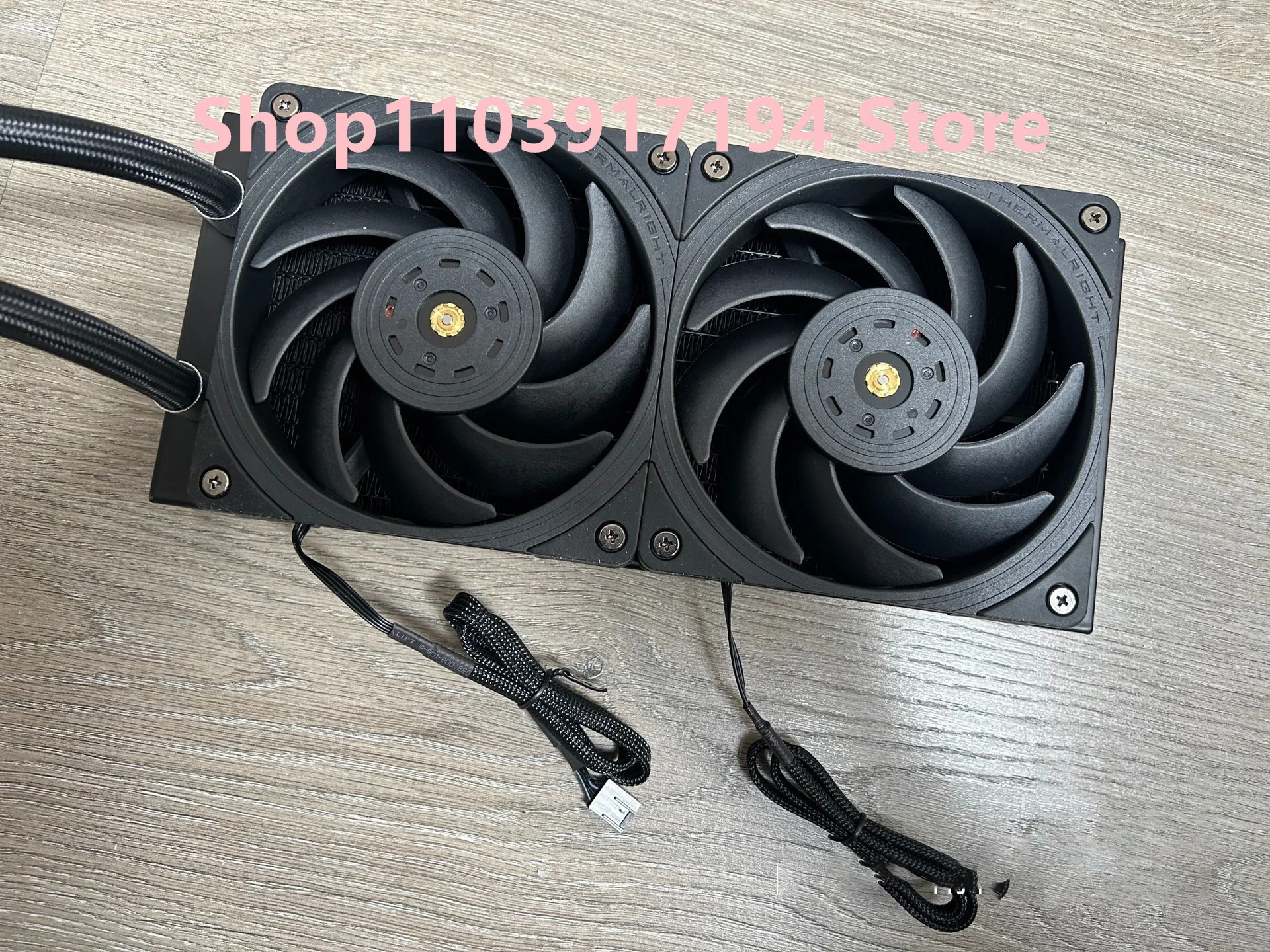 써멀라이트 프로즌 엣지 240 블랙 통합 수냉식 CPU 라디에이터