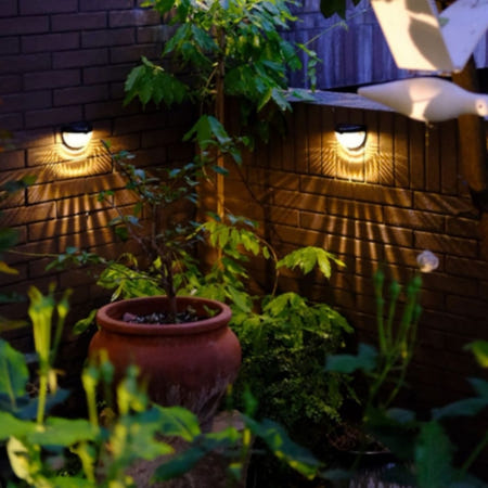 MEGAPARA협력사 LED 오로라 태양광 벽부등 2p세트 웜색 블랙 야외조명 외부등