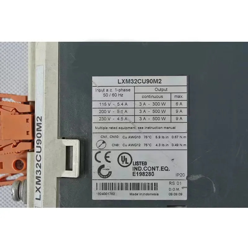 상태 서보 드라이브 LXM32CU90M2
