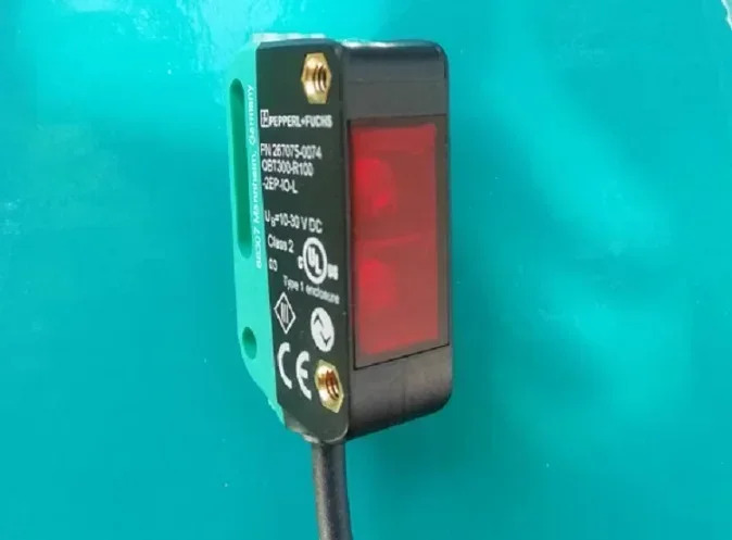 베이자푸 267075-0074 0BT300 I0 OBT300-R100-2EP-IO-L