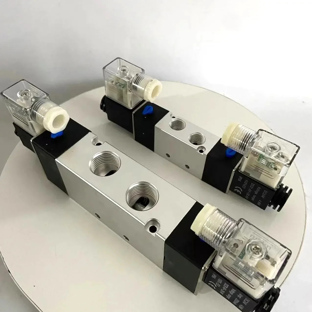 2pcs 2위치 5방향 솔레노이드 밸브 4V320-10 공압 방향 4V420-15 4V220-08 4V120-06