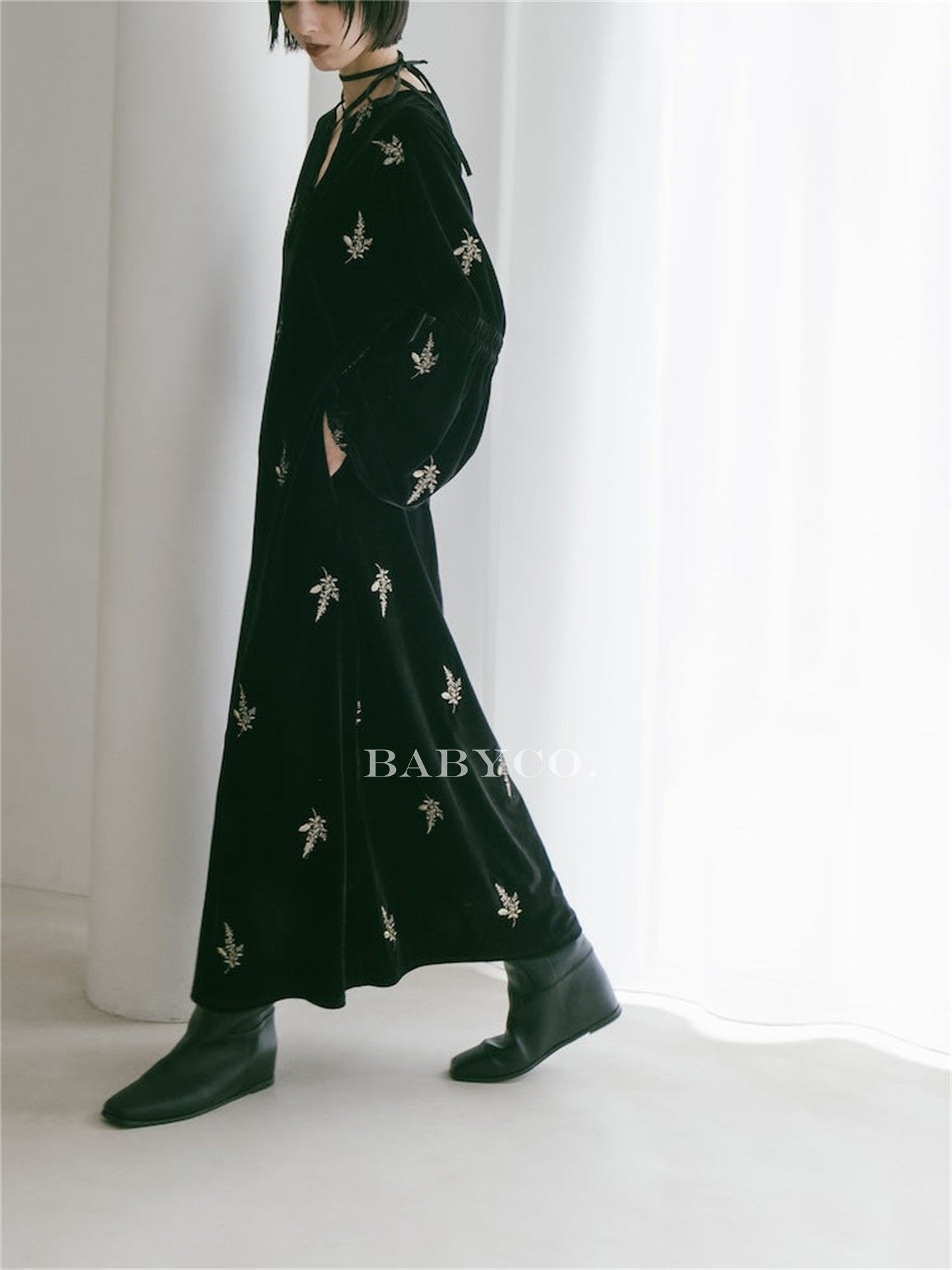 BABYCO STUDIO 원피스 벨벳 자수 롱 타이 리본 벌룬소매 일본 명품 디자이너 - 상세 이미지 4