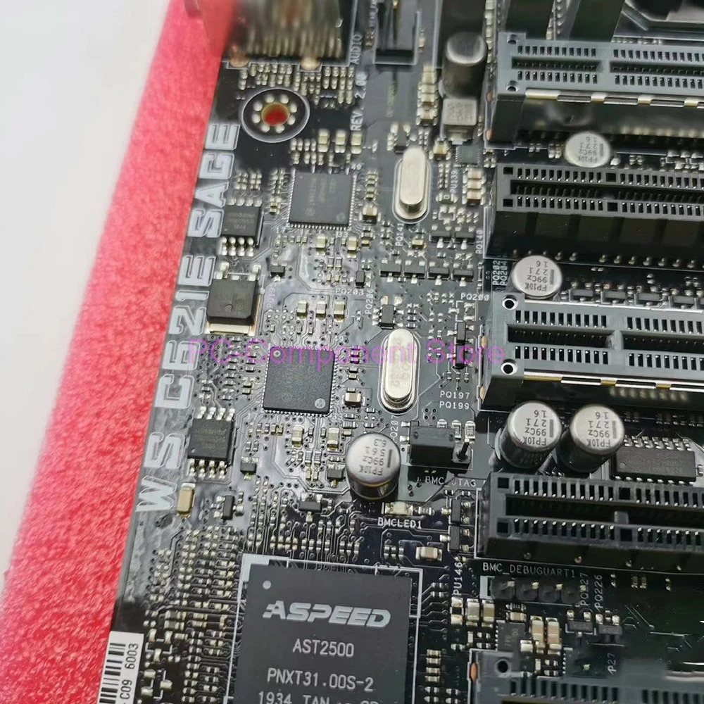 마더보드 LGA3647은 1/대 Xeon 확장 프로세서 군 4방향 SLI를 지원 /CrossFireX 기술. WS C621E 세이지