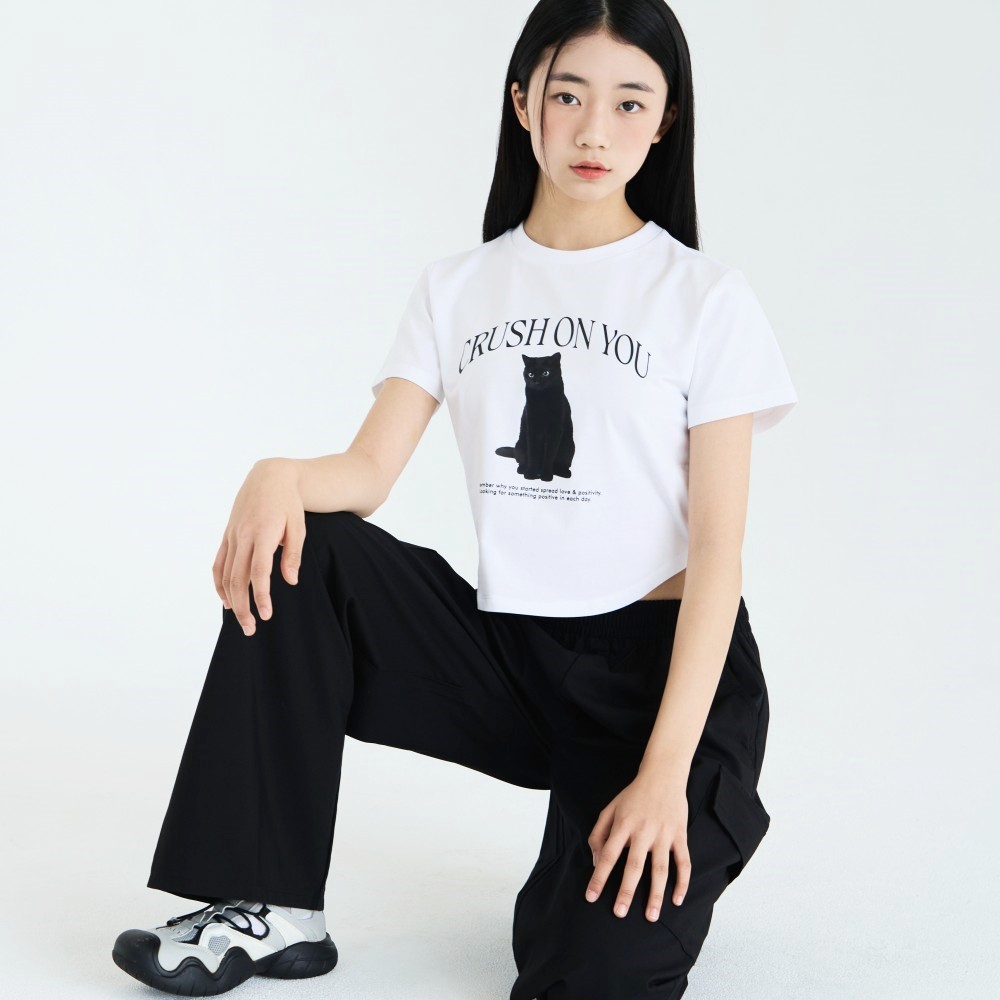 더데이걸 시크 고양이 크롭 반팔티 TGRA24407 - 상세 이미지 4