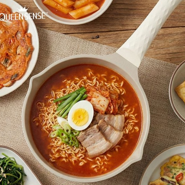 가벼운 라면 편수 냄비 인덕션 소스 편수 냄비 18cm 통주물 - 상품 이미지