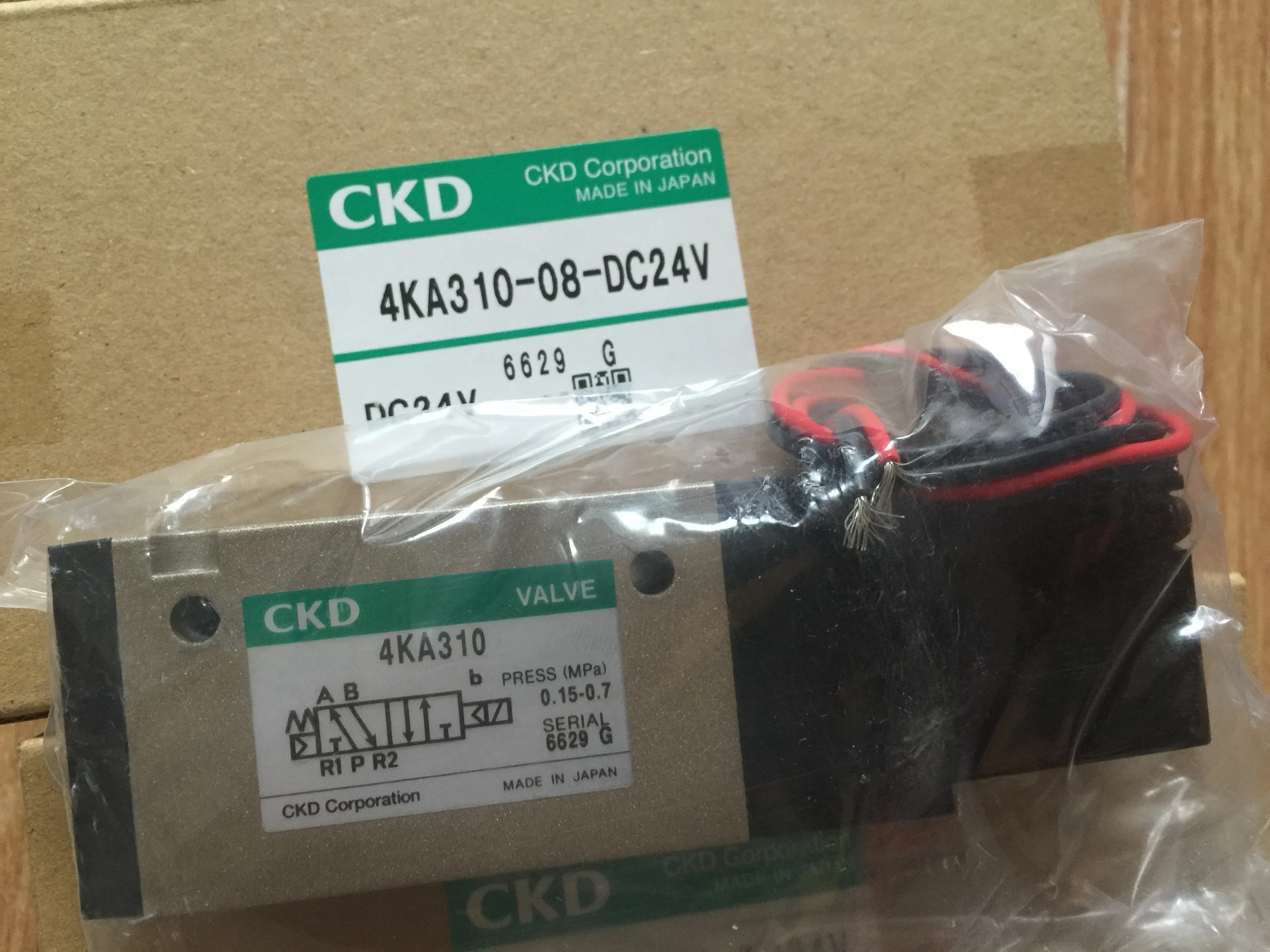 오리지널 CKD 솔레노이드 밸브 4KB119-00-C2-DC24V 4KA311-08 신