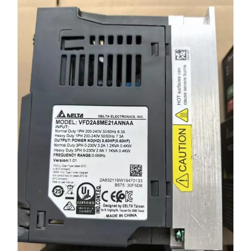 리퍼 VFD2A8ME21ANNAA 0.4KW 인버터는 되었습니다.