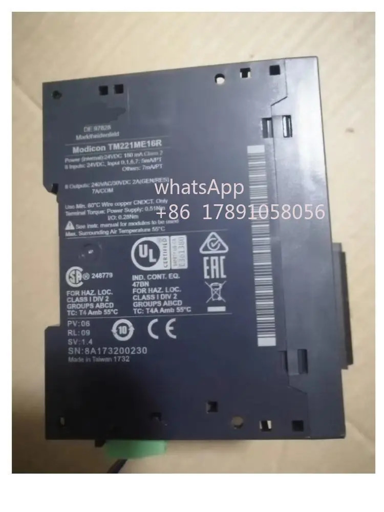 해체된 TM221ME16R 정상적기능
