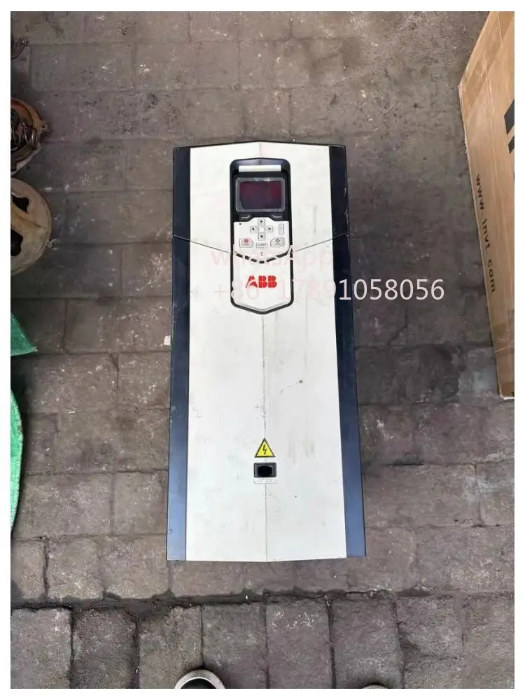 리퍼 ACS880-01-145A-3D150P944N7518 인버터 완료