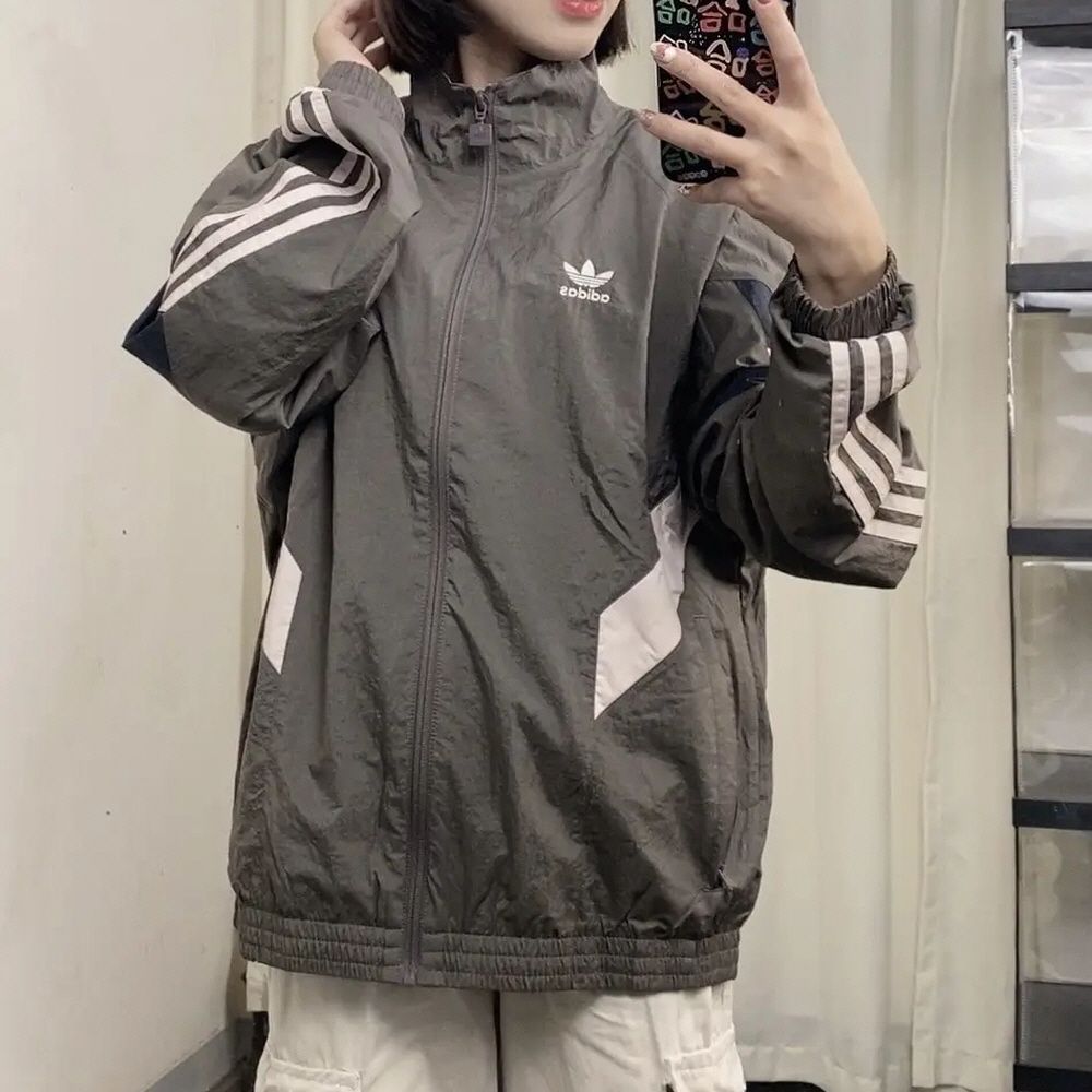아디다스 24/25 레알 마드리드 OG 트랙 탑 차콜 그레이 JI9479 - 상세 이미지 4