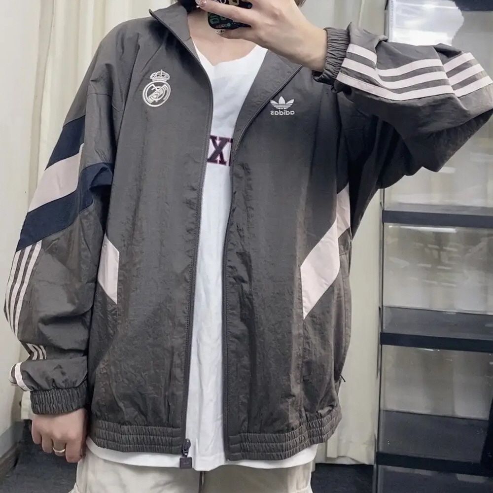 아디다스 24/25 레알 마드리드 OG 트랙 탑 차콜 그레이 JI9479 이미지 6