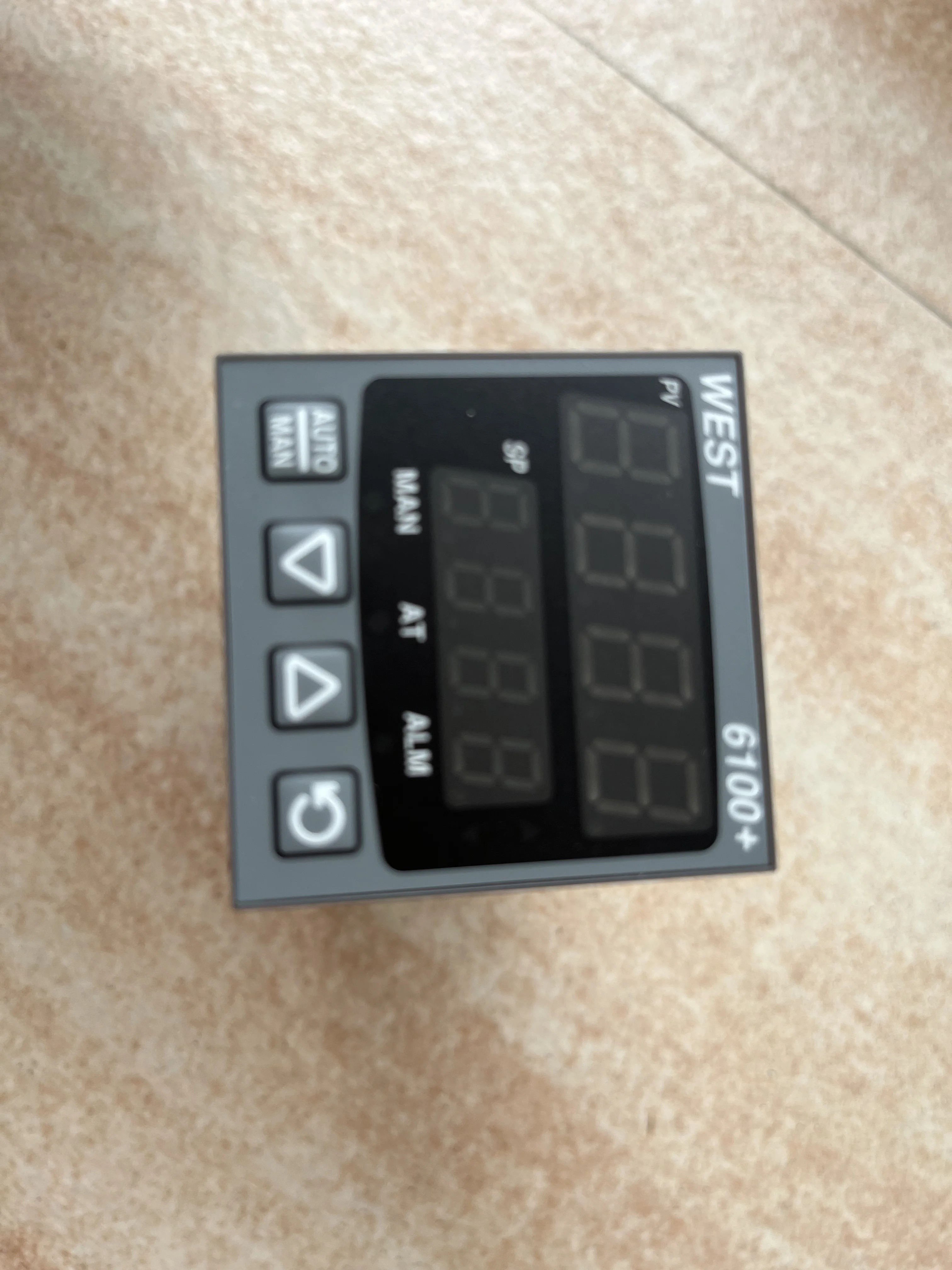 P6100- 3100302 컨트롤러 디지털 입력 영국 온도 조절기 서쪽 오리지널