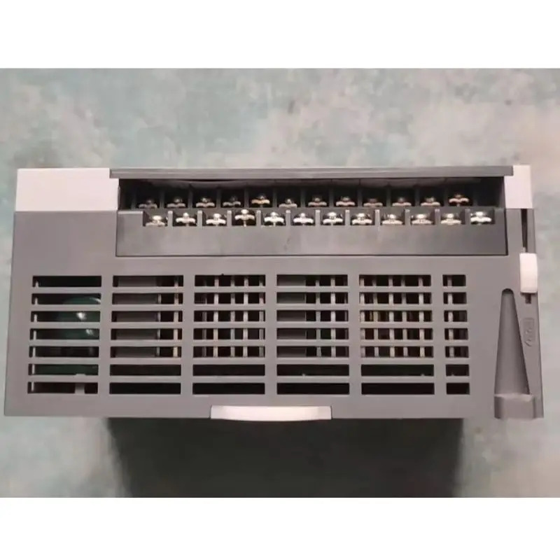 리퍼 XBC-DR20E PLC 컨트롤러는 되었습니다.