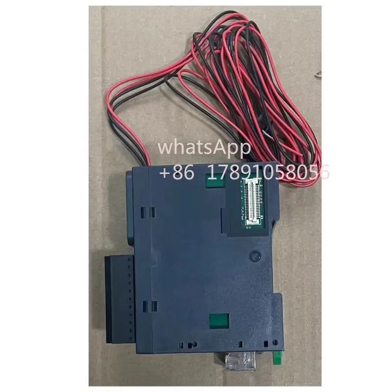 해체된 TM221ME16R 정상적기능