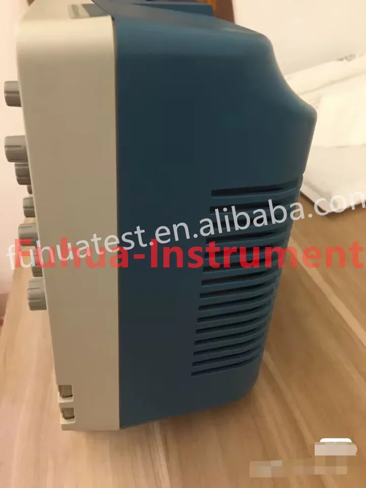 Tektronix TBS2104B 디지털 오실로스코프 리퍼