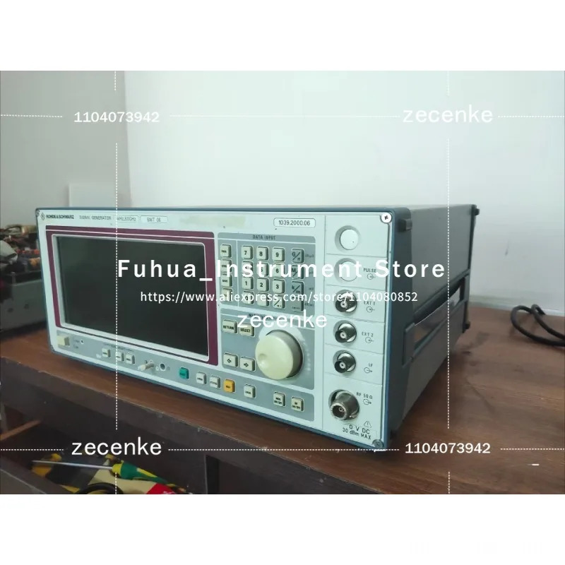 RS ROHDE  SCHWARZ SMT06 신호 발생기 5KHZ6GHZ