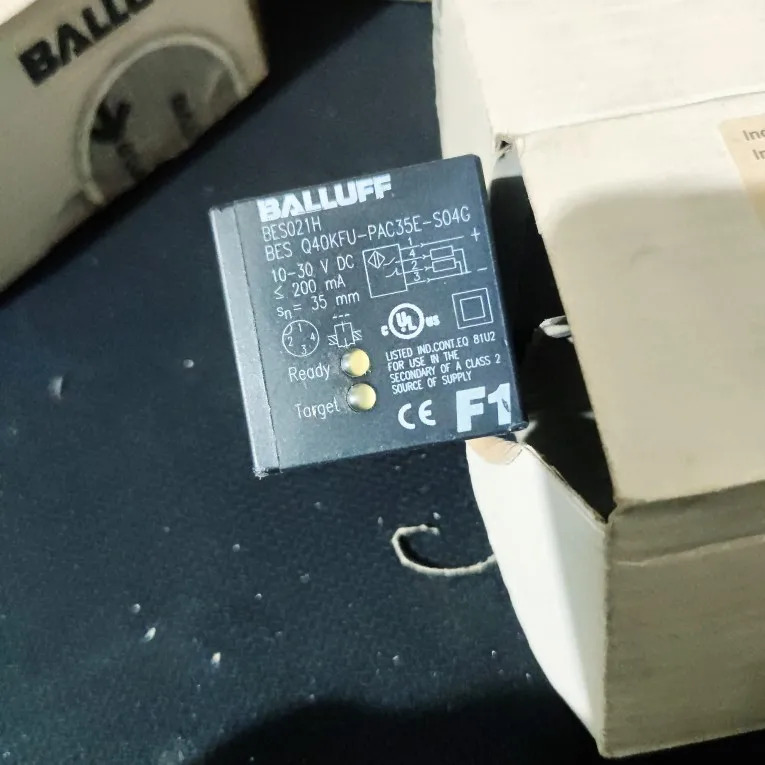 발루프 BES021H BES Q40KFU-PAC35E-S04G 10-30VDC