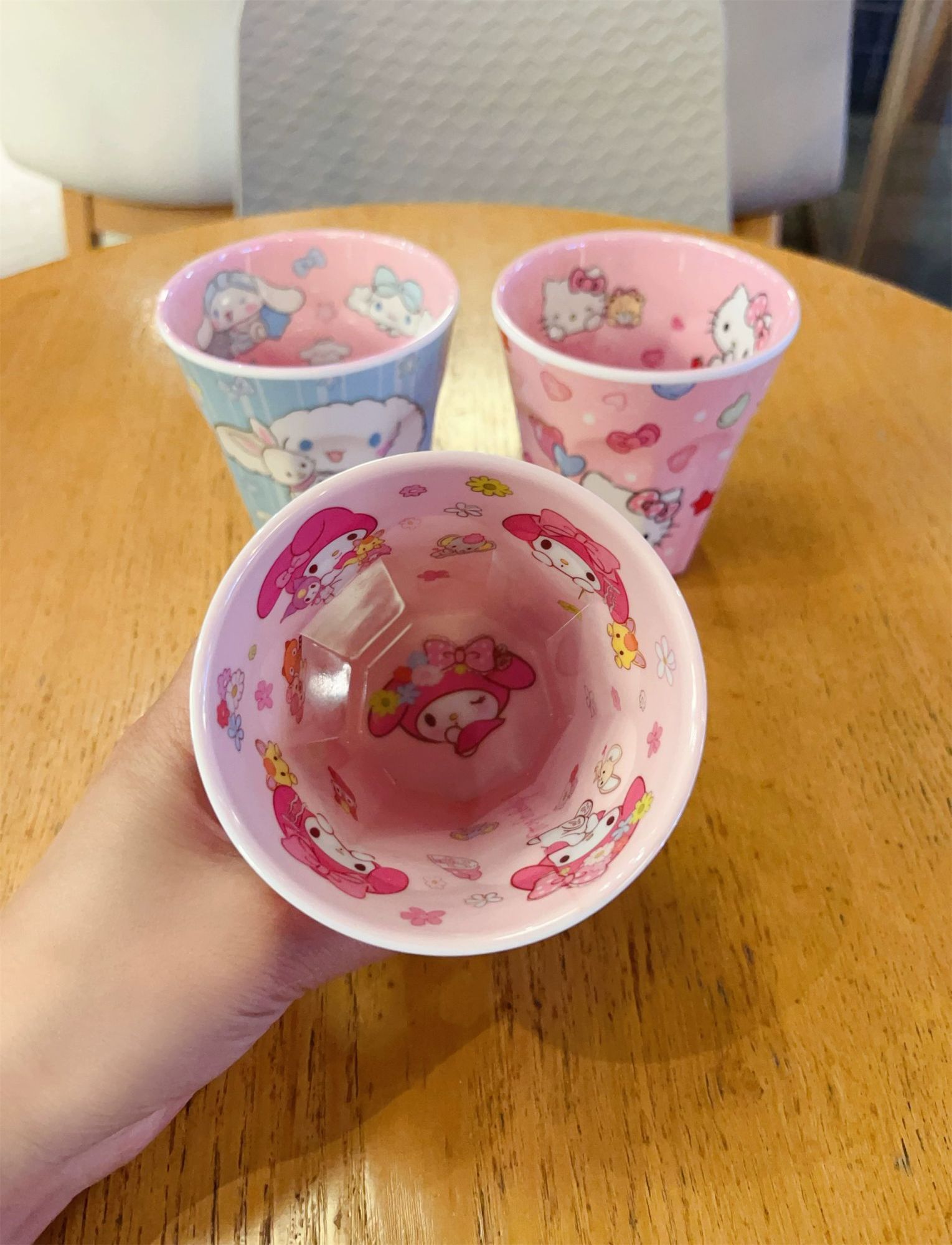양치컵 산리오 짱구 도라에몽 크레용신짱 구강 세정 양치 칫솔 멜라민 낙하방지 컵 헬로키티 - 상세 이미지 5
