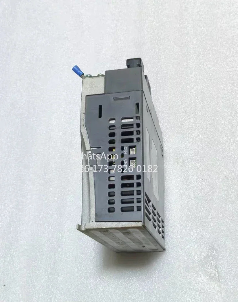 ASD-B2-0421-B는 400W 서보 드라이브를 리퍼했으며 가 있으며 리퍼를 거쳤으며 정상적으로 작동