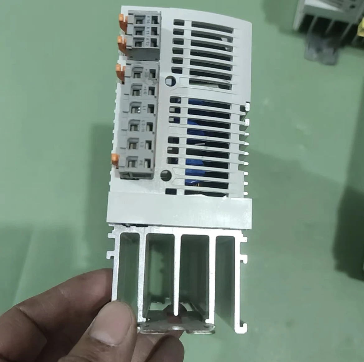 E82EV7512C상태로 리퍼 완료 E82EV7512C