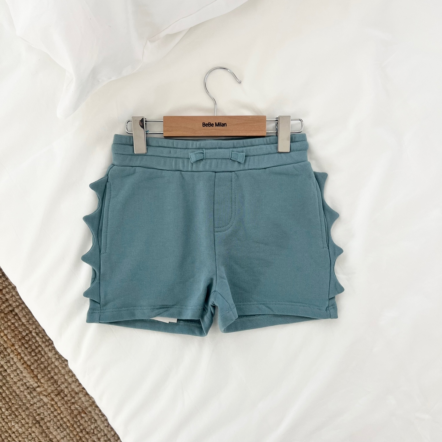 26SS 스텔라매카트니 키즈 스캘럽 트림 저지 쇼츠 반바지 블루 TY6P89Z3409642 - 상품 이미지