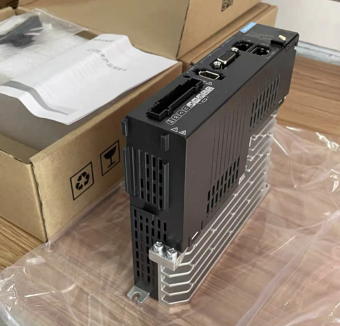 SV660NS2R8I 서보 드라이브 400W