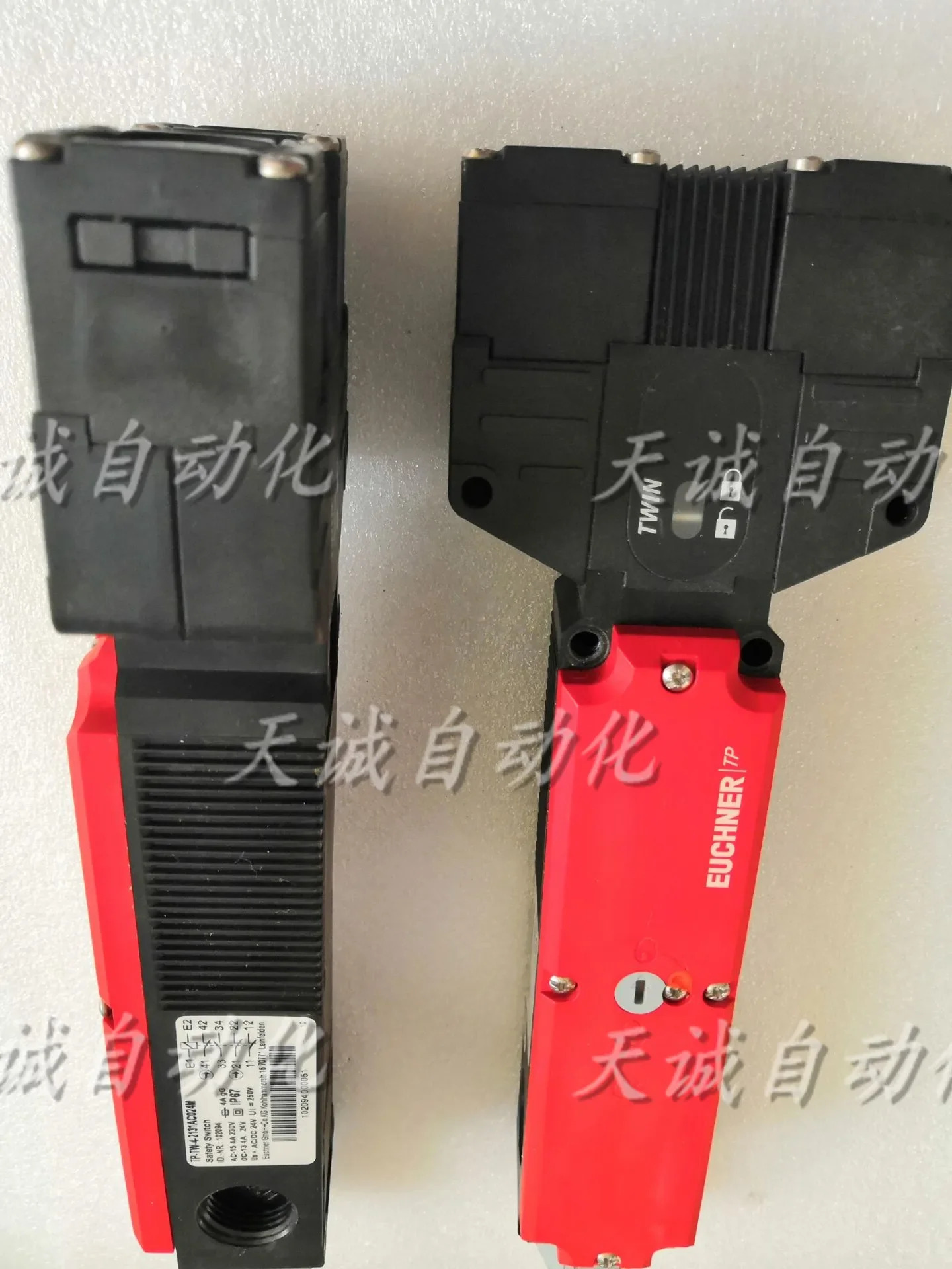 EUCHNER Ansn 안전 스위치 TP-TW-4-2131AC024M 품목 102094