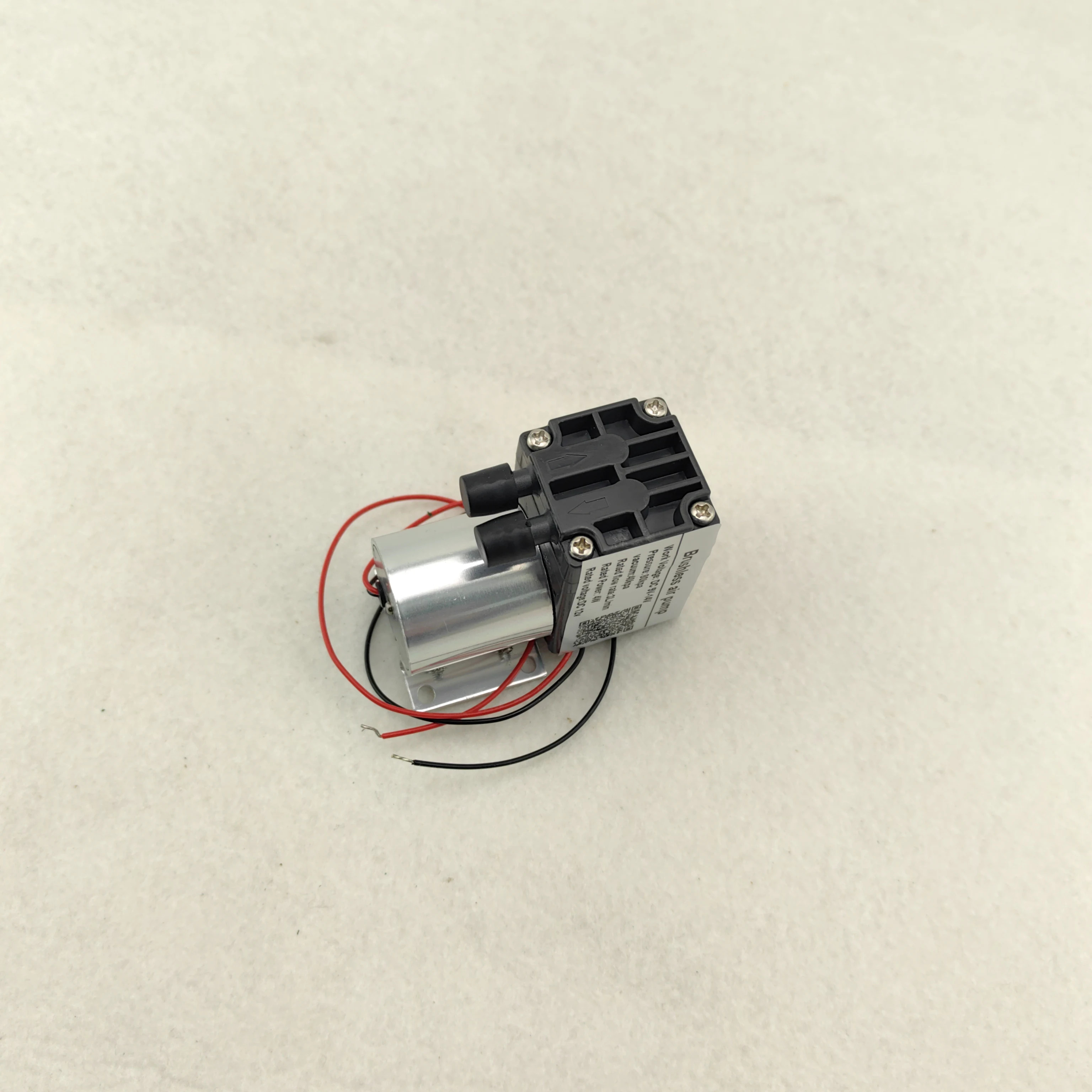 브러시리스 모터가 장착된 DC 12볼트 2.5W 40kpa 전기 소형 실험실 에어 진공 펌프