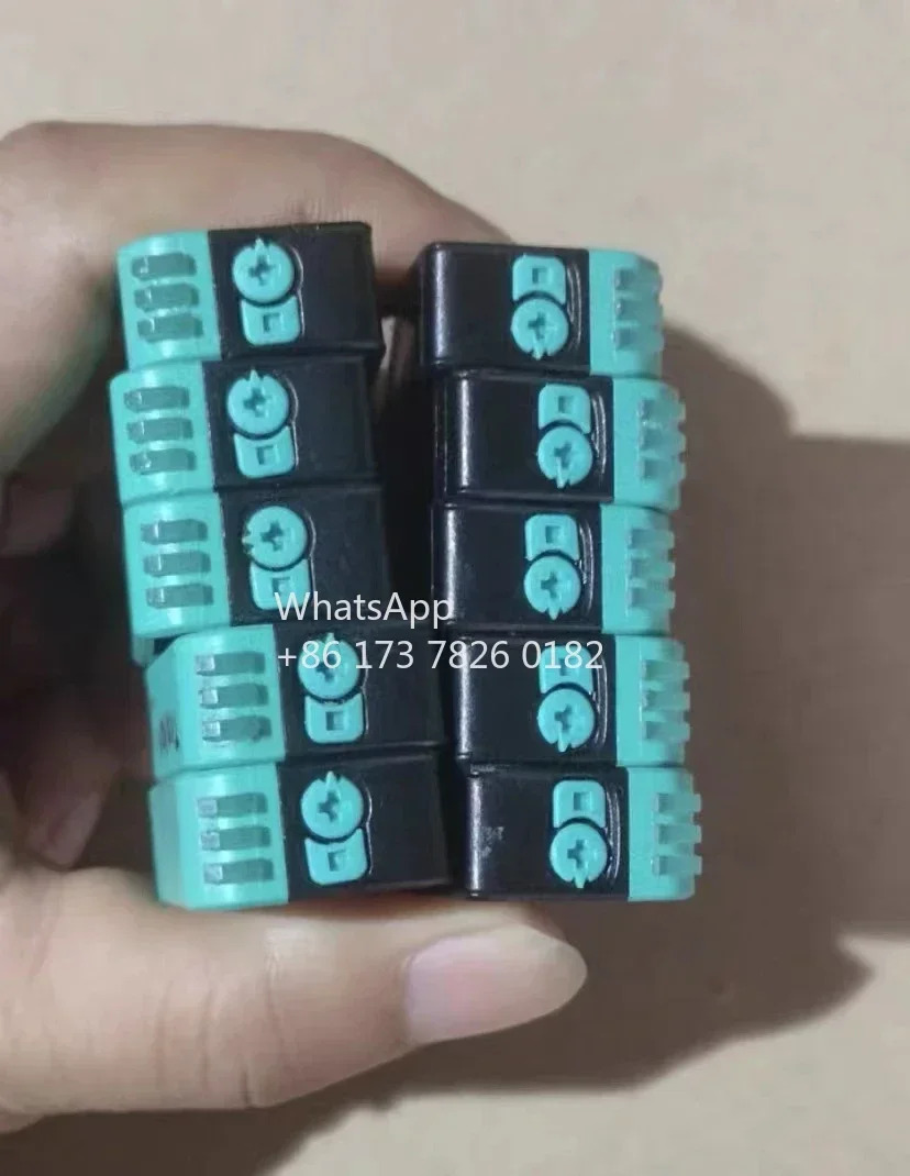 OBG5000-R100-2EP-IO-V31 반사형 광전센서 PN 사267075 - 100028 터미널 헤드 8mm 4핀