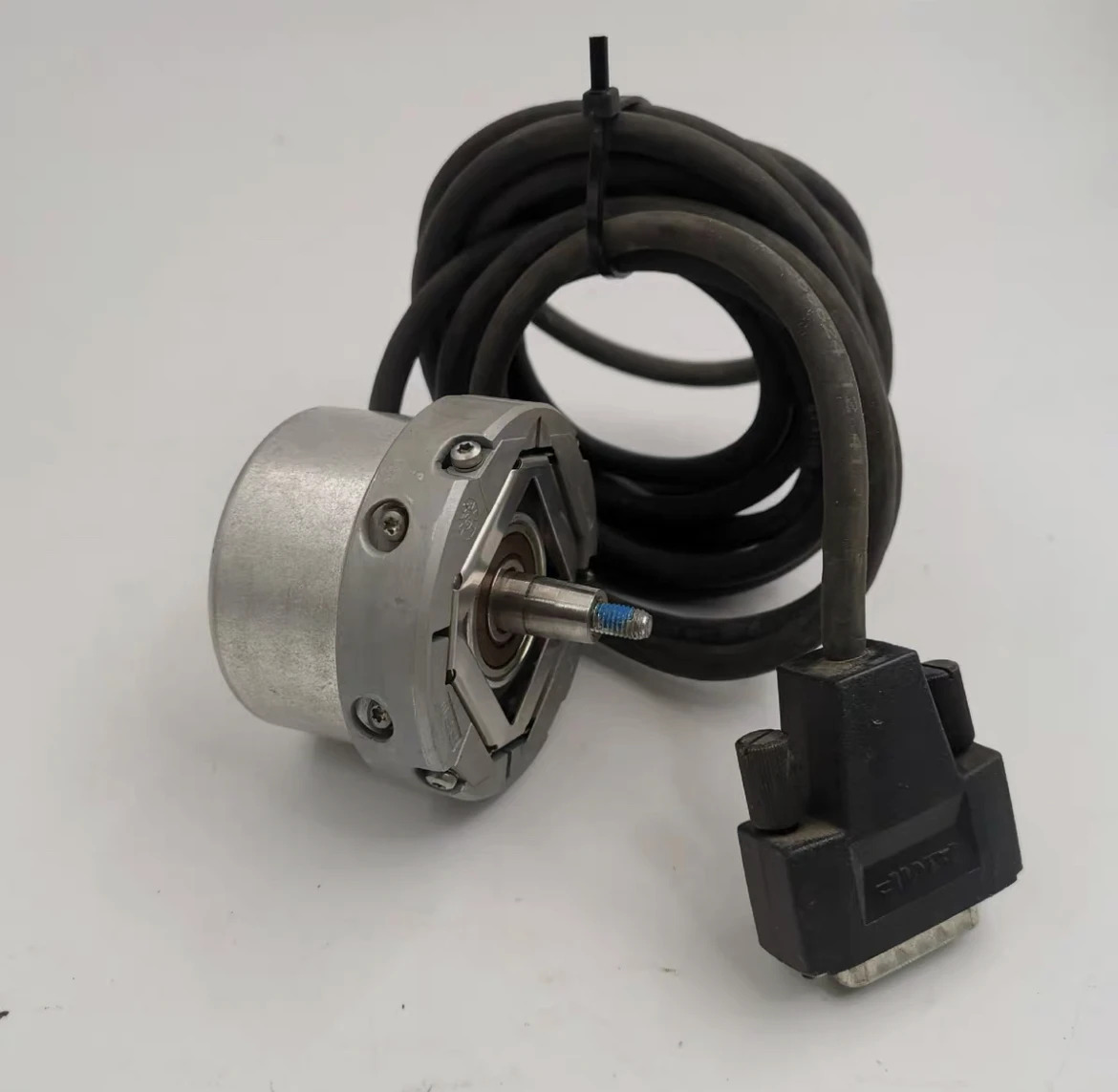 ECN413 2048 16S15-2K 인코더는 모터대해 리퍼를 거쳤습니다.