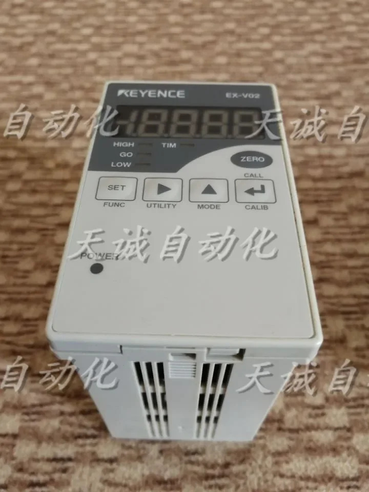 오리지널 KEYENCE 와전류 변위센서 EX-V02
