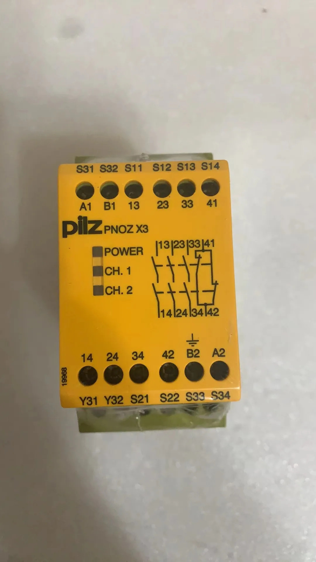 PNOZ X3 774315  안전 릴레이