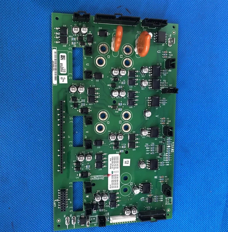 374962 -A02 -A05 320367 인버터 PF700 시리즈 45-55-75kw 드라이브 보드는상태로 리퍼되었습니다.