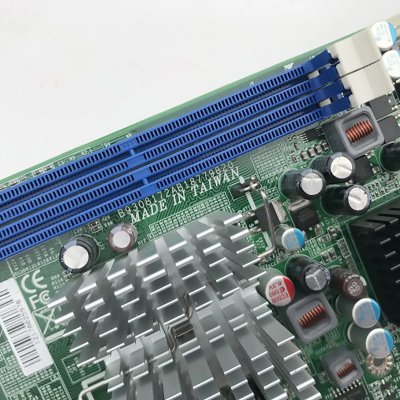 ROBO-8779VG2A B 9308172 AB 18779820 산업컴퓨터 마더보드