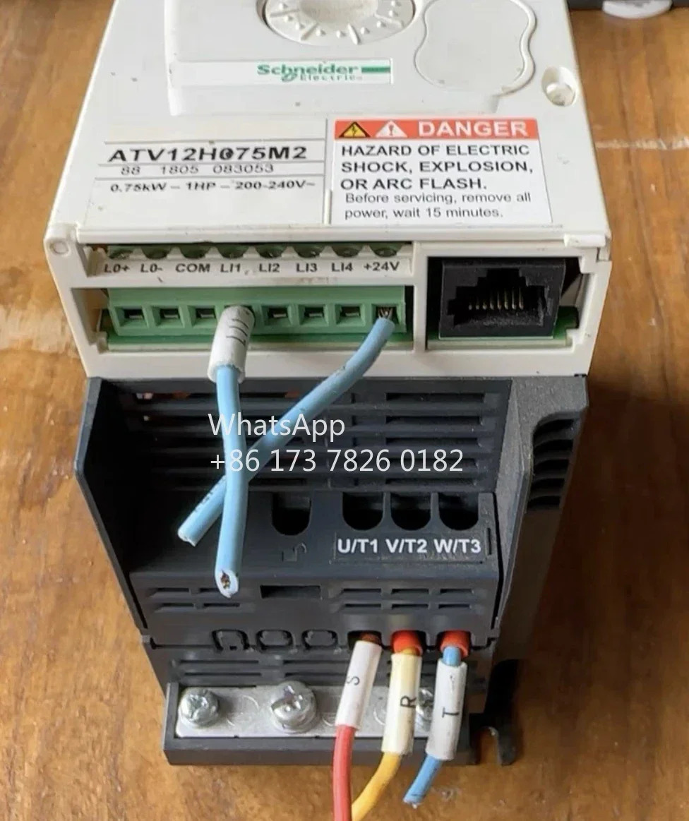리퍼된 인버터 750w 단상 입력 ATV12H075M2 리퍼 기능 정상
