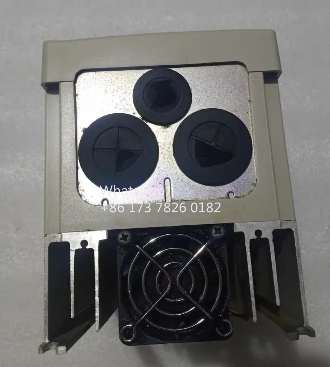 리퍼된 인버터 2.2kw 3상 220 입력 VFD022B23B 리퍼 기능 정상