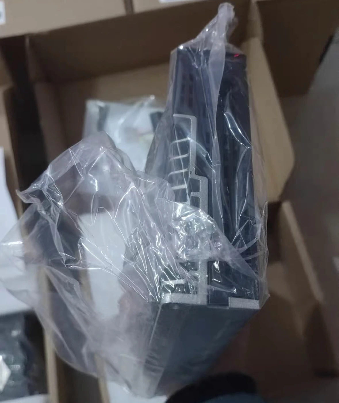 SV660NS2R8I-JS 서보 드라이브 400W