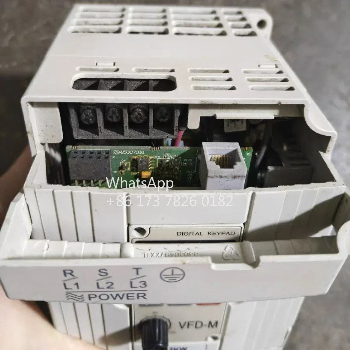 리퍼된 인버터 VFD022B43B 3상 입력 2.2kw 리퍼 기능 정상