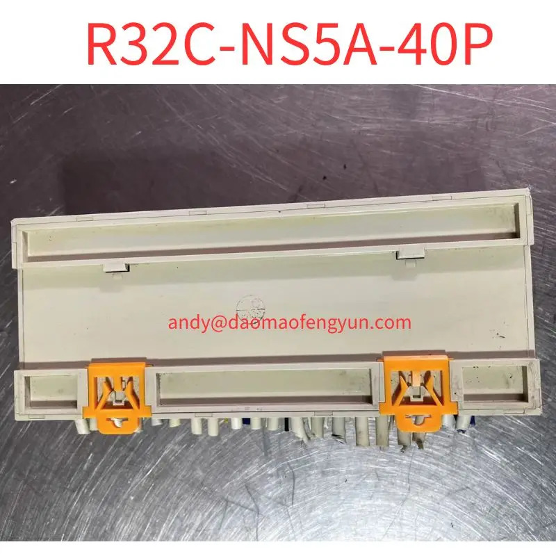 리퍼 안전 릴레이 R32C-NS5A-40P
