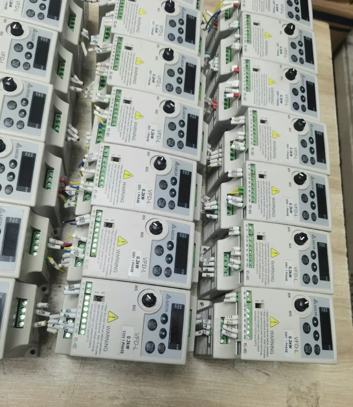 리퍼된 인버터 VFD002L21A 리퍼 OK