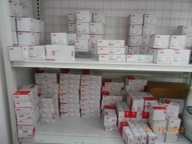 DC523 ABB 24DC 스위칭 하이브리드 모듈 PLC AC500