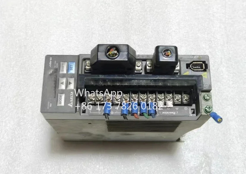 ASD-B2-0421-B는 400W 서보 드라이브를 리퍼했으며 가 있으며 리퍼를 거쳤으며 정상적으로 작동